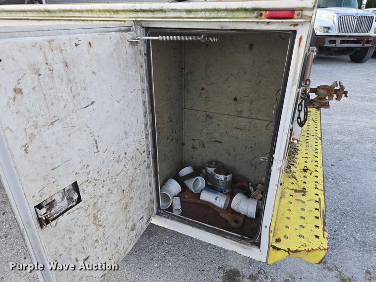 image for item DU2652 2003 Ford F450 Super Duty utility bed pickup truck