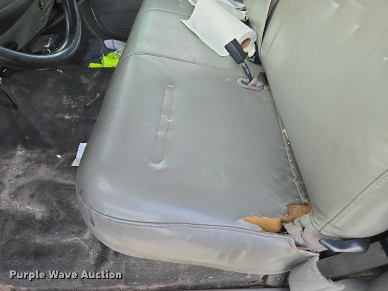 image for item DU2652 2003 Ford F450 Super Duty utility bed pickup truck