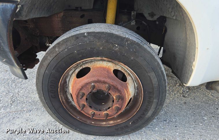 image for item DU2652 2003 Ford F450 Super Duty utility bed pickup truck