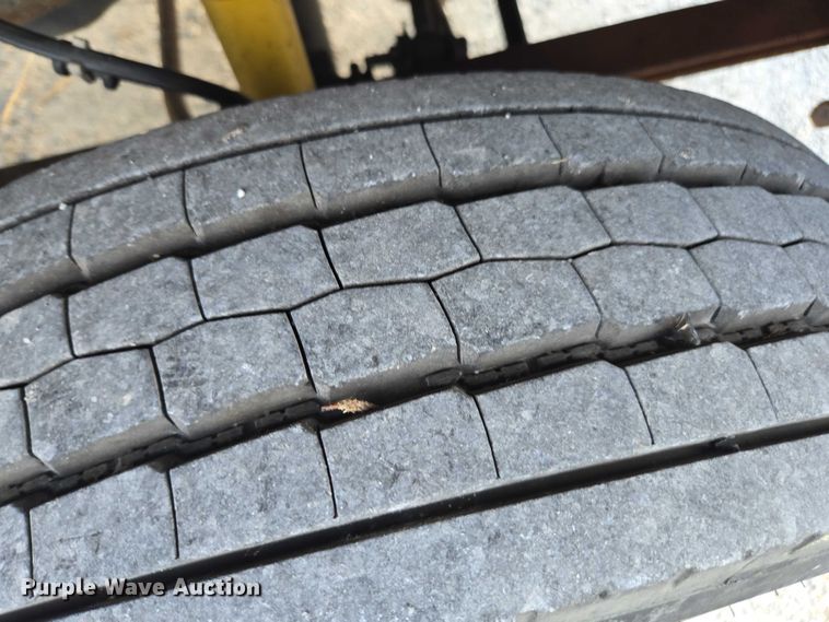 image for item DU2652 2003 Ford F450 Super Duty utility bed pickup truck