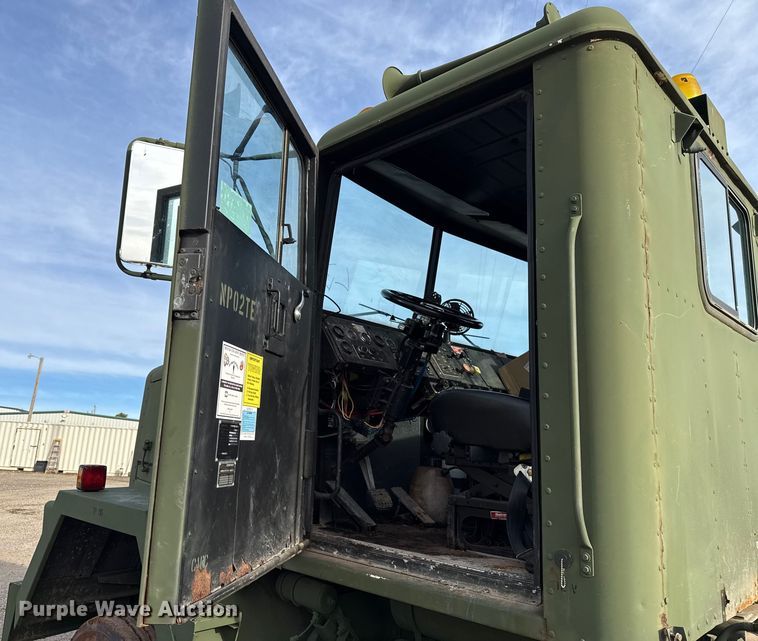 image for item DW5205 2011 AM General M916 semi truck