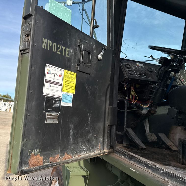 image for item DW5205 2011 AM General M916 semi truck