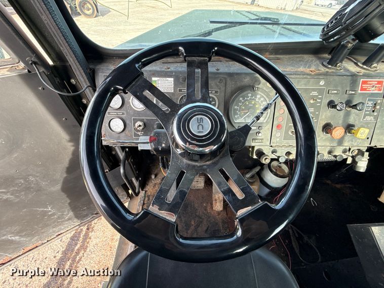 image for item DW5205 2011 AM General M916 semi truck