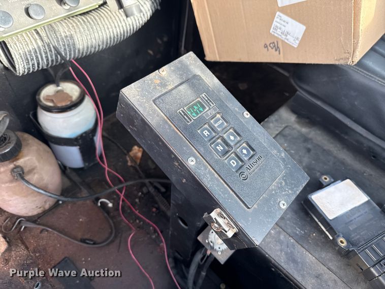 image for item DW5205 2011 AM General M916 semi truck