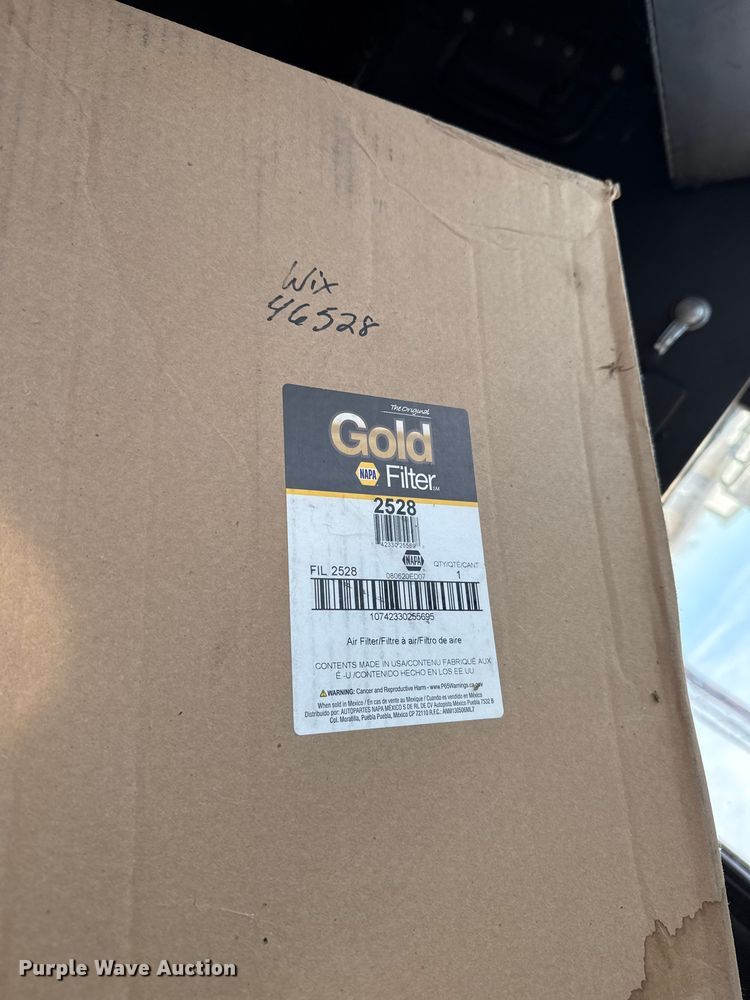 image for item DW5205 2011 AM General M916 semi truck