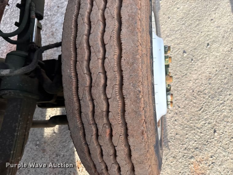 image for item DW5205 2011 AM General M916 semi truck