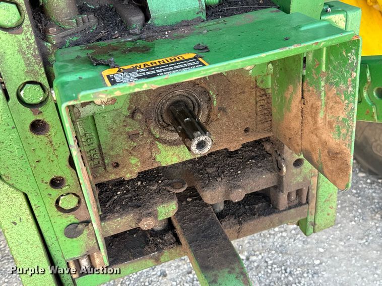 image for item DW5207 2016 John Deere 6110M MFWD tractor