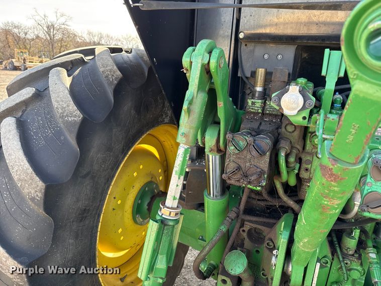 image for item DW5207 2016 John Deere 6110M MFWD tractor