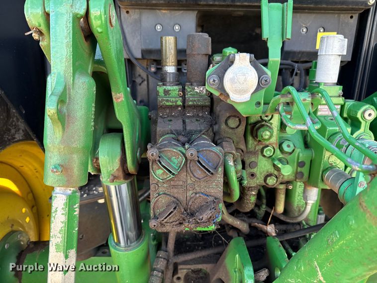 image for item DW5207 2016 John Deere 6110M MFWD tractor