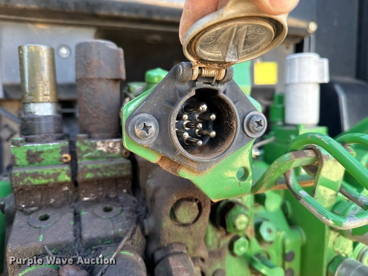 image for item DW5207 2016 John Deere 6110M MFWD tractor