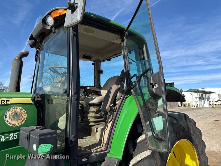 image for item DW5207 2016 John Deere 6110M MFWD tractor