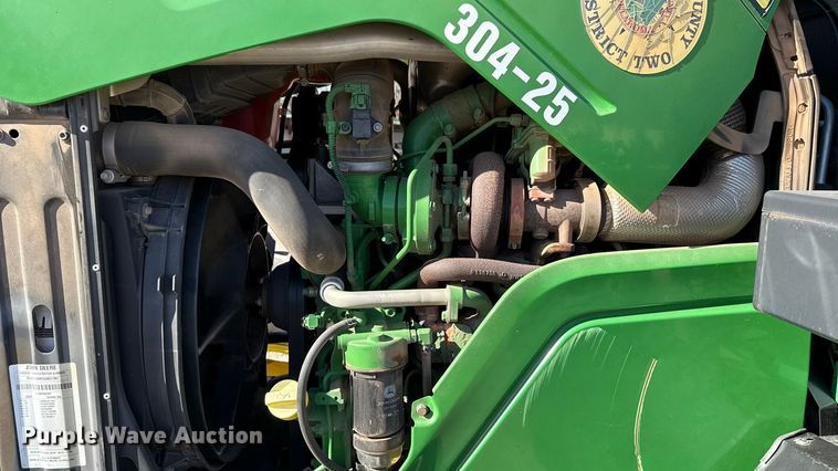 image for item DW5207 2016 John Deere 6110M MFWD tractor