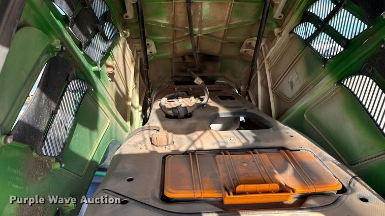 image for item DW5207 2016 John Deere 6110M MFWD tractor