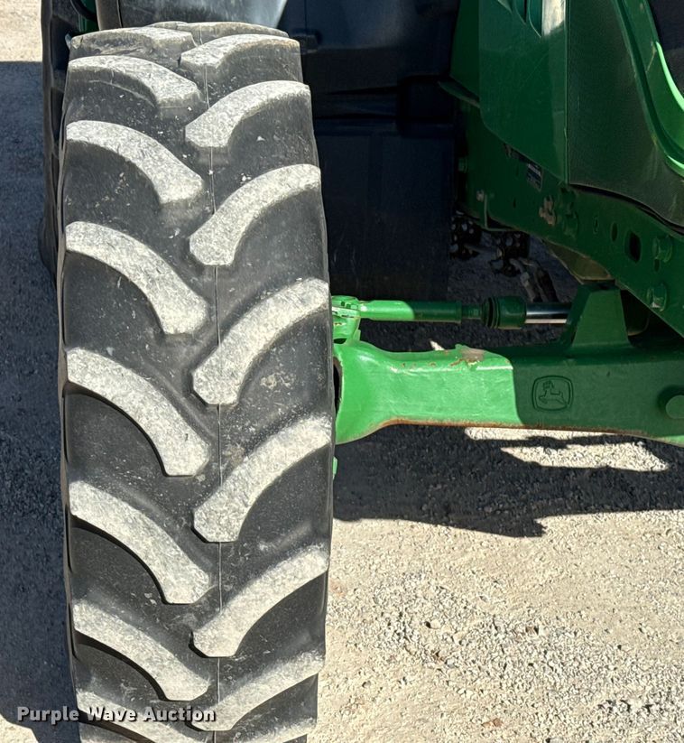 image for item DW5207 2016 John Deere 6110M MFWD tractor