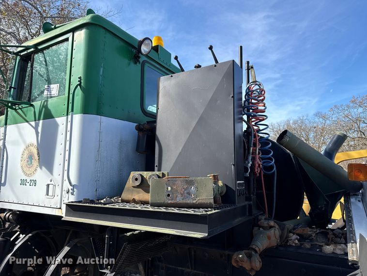 image for item DW5208 1974 AM General M916 semi truck