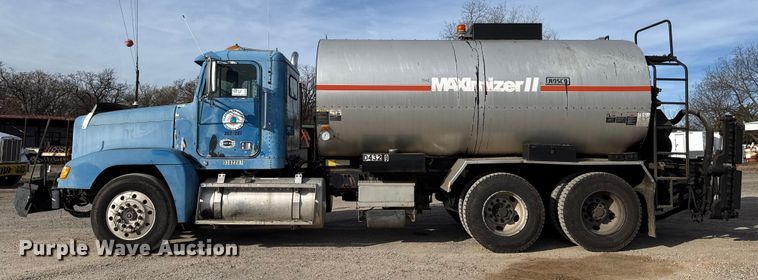 image for item DW5209 1995 Freightliner FLD120 oil distributor truck