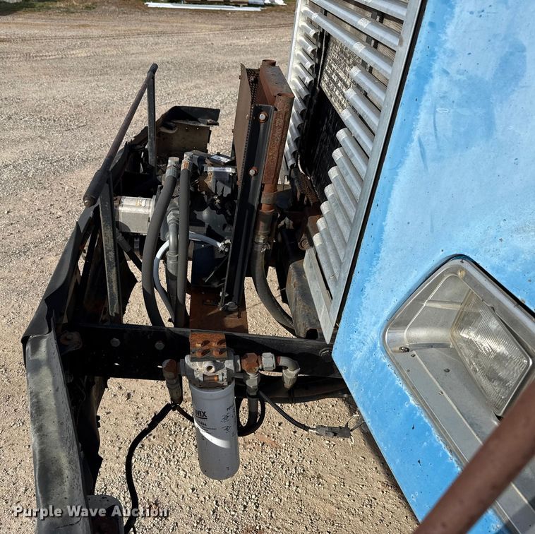 image for item DW5209 1995 Freightliner FLD120 oil distributor truck