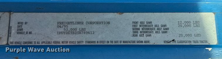 image for item DW5209 1995 Freightliner FLD120 oil distributor truck