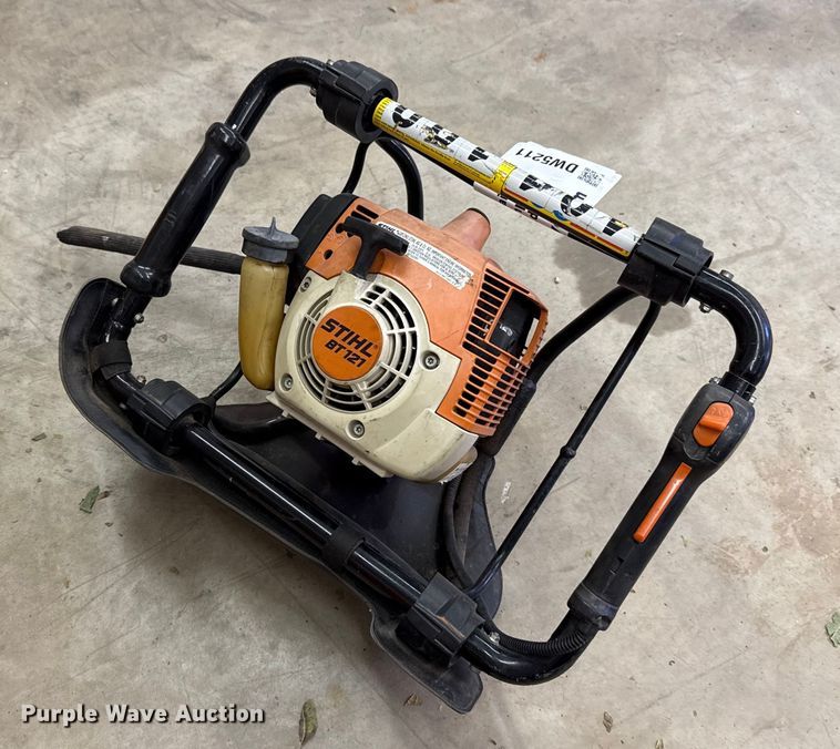 image for item DW5211 Stihl BT121 handheld auger