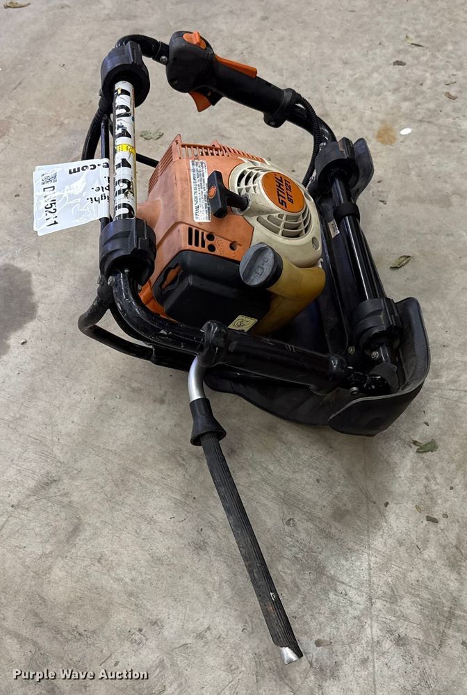 image for item DW5211 Stihl BT121 handheld auger