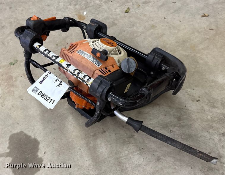 image for item DW5211 Stihl BT121 handheld auger