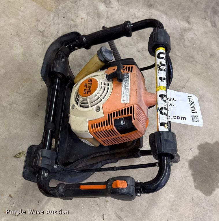 image for item DW5211 Stihl BT121 handheld auger