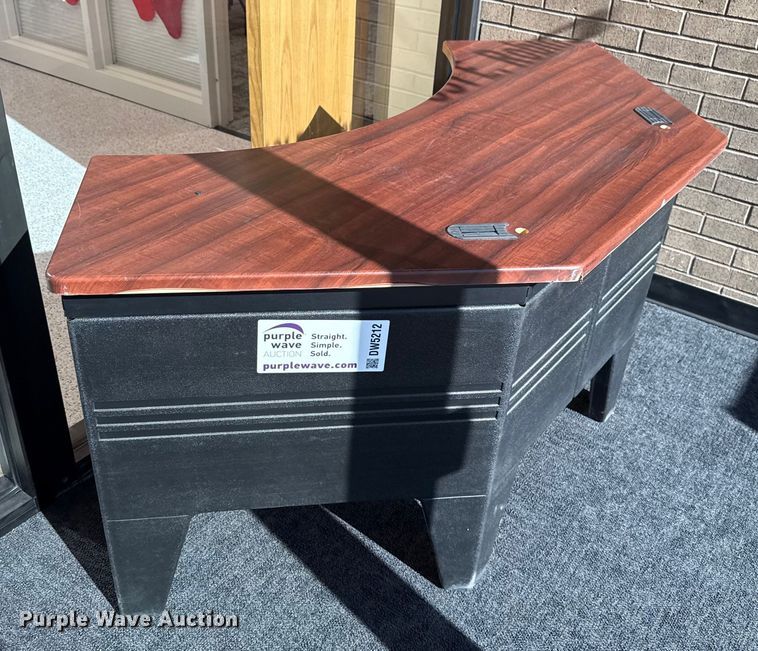 image for item DW5212 (2) desks