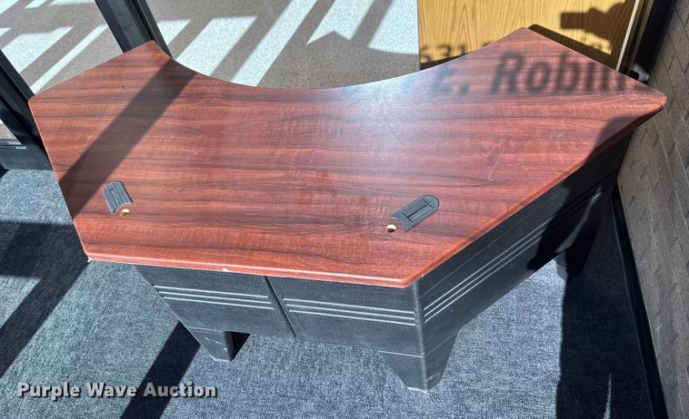 image for item DW5212 (2) desks