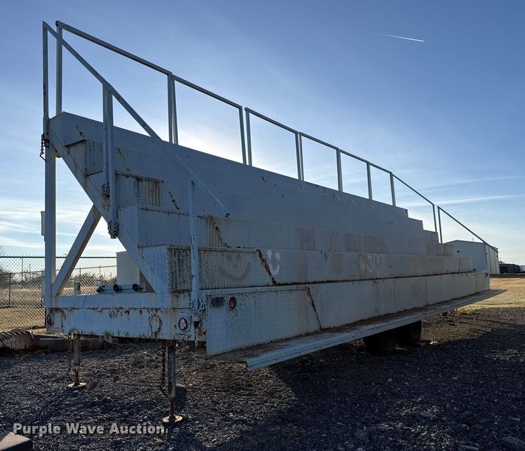 image for item DW5226 Portable bleacher