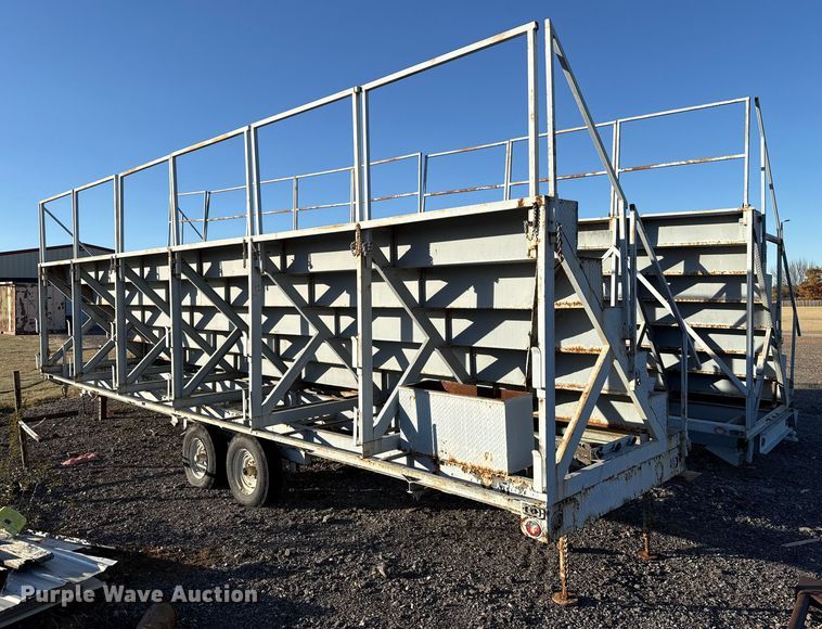 image for item DW5226 Portable bleacher