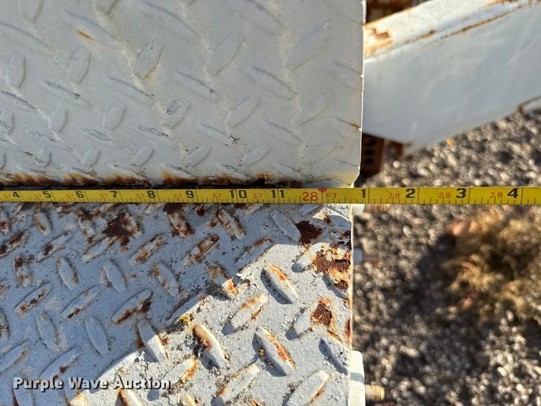 image for item DW5226 Portable bleacher