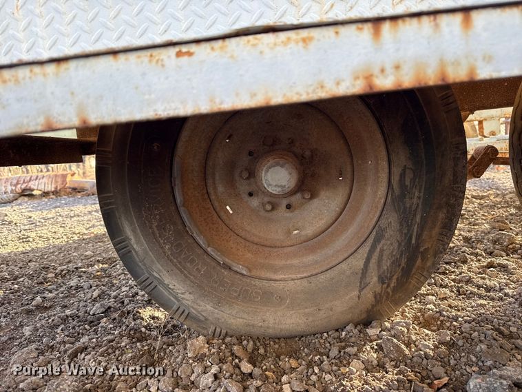 image for item DW5226 Portable bleacher