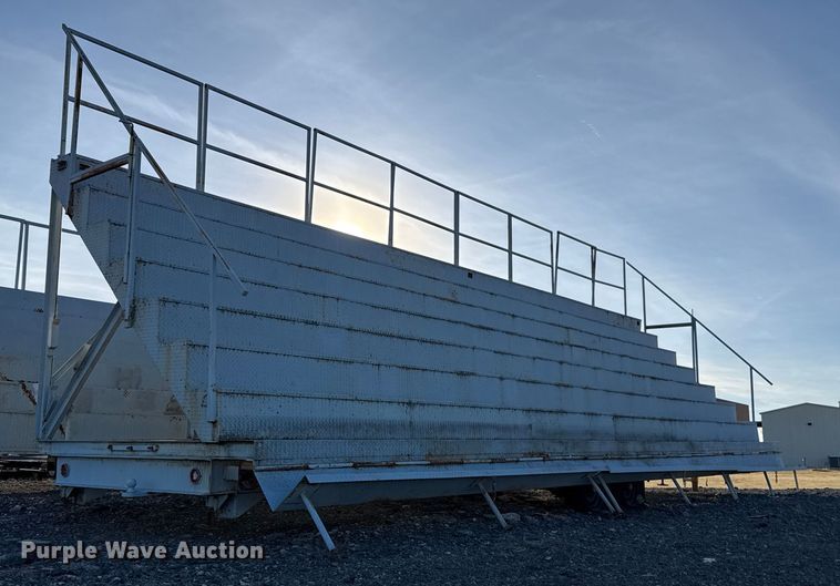 image for item DW5227 Portable bleacher