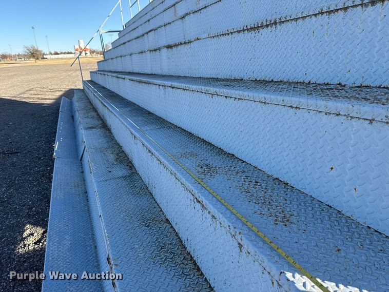 image for item DW5227 Portable bleacher