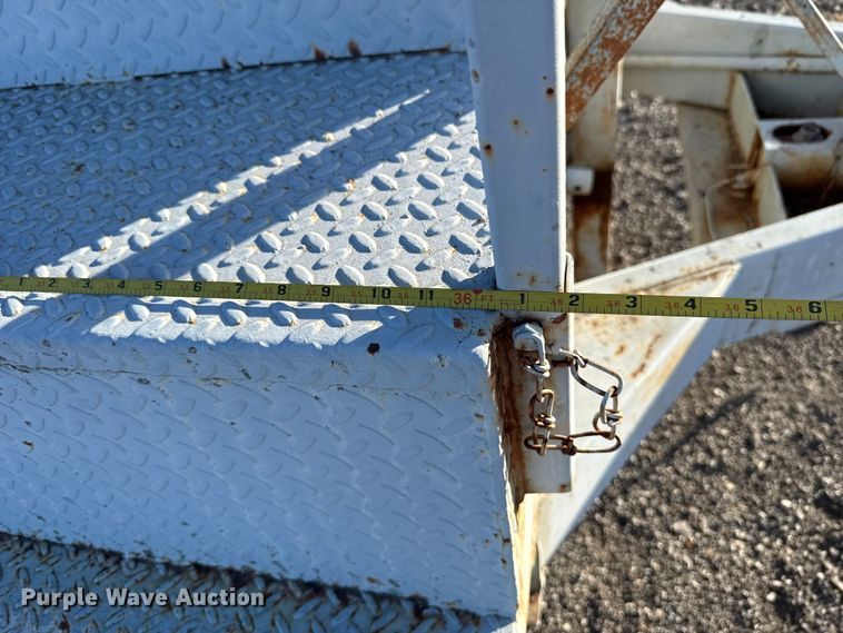 image for item DW5227 Portable bleacher