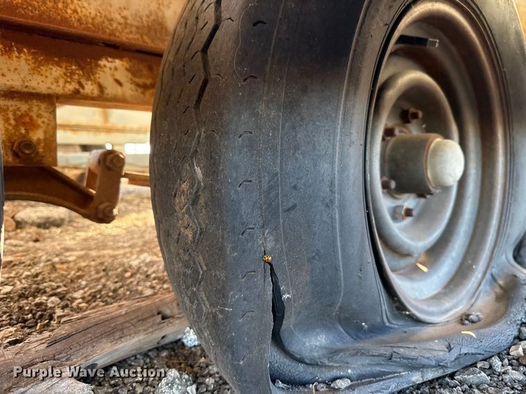 image for item DW5227 Portable bleacher