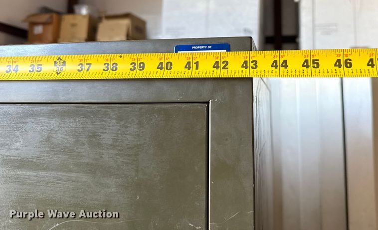 image for item DW5228 Shaw-Walker safe