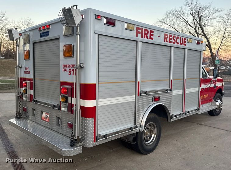 image for item DW6741 1997 Ford F450 Super Duty rescue vehicle