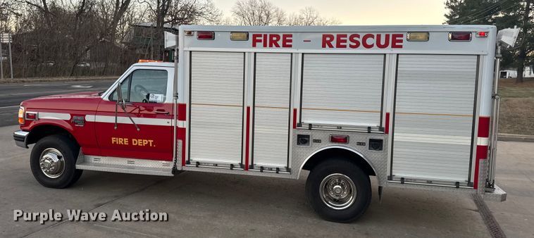 image for item DW6741 1997 Ford F450 Super Duty rescue vehicle