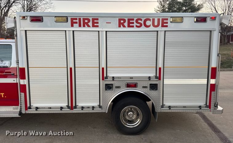 image for item DW6741 1997 Ford F450 Super Duty rescue vehicle
