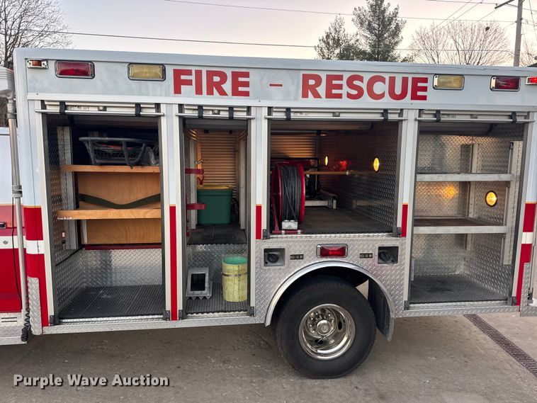 image for item DW6741 1997 Ford F450 Super Duty rescue vehicle