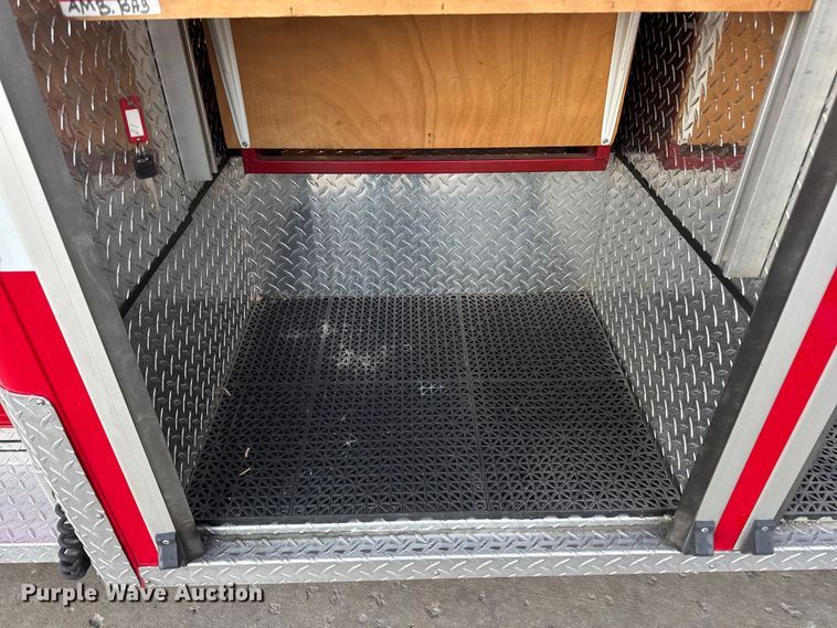 image for item DW6741 1997 Ford F450 Super Duty rescue vehicle