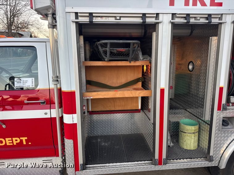 image for item DW6741 1997 Ford F450 Super Duty rescue vehicle