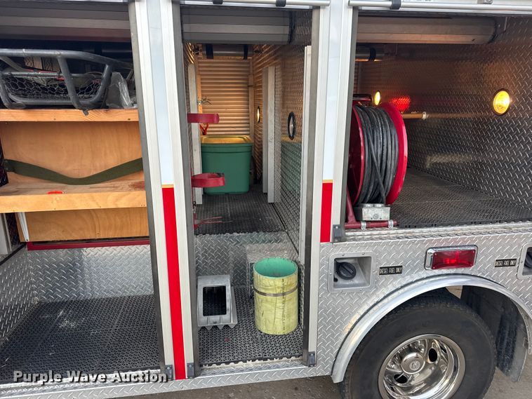 image for item DW6741 1997 Ford F450 Super Duty rescue vehicle