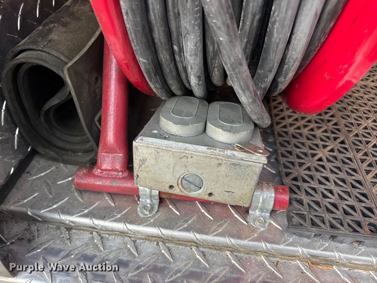 image for item DW6741 1997 Ford F450 Super Duty rescue vehicle