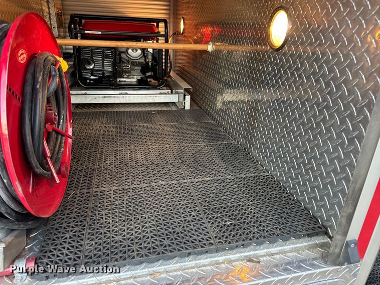 image for item DW6741 1997 Ford F450 Super Duty rescue vehicle