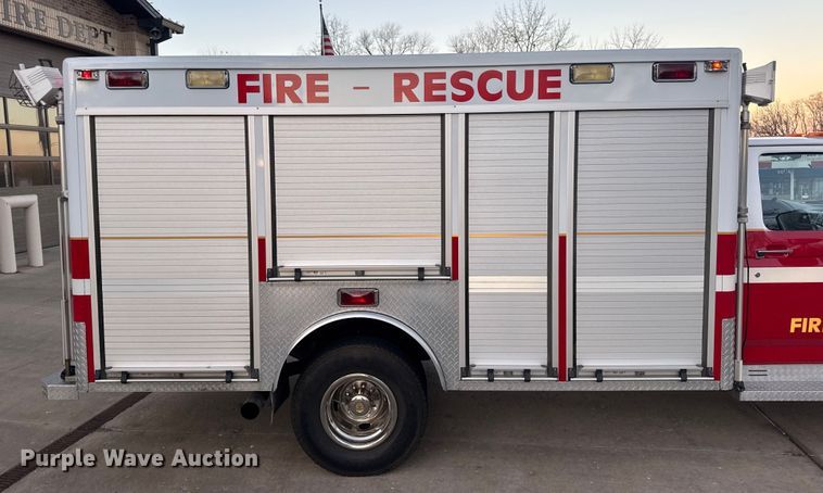 image for item DW6741 1997 Ford F450 Super Duty rescue vehicle