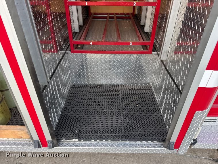 image for item DW6741 1997 Ford F450 Super Duty rescue vehicle