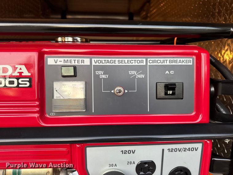 image for item DW6741 1997 Ford F450 Super Duty rescue vehicle