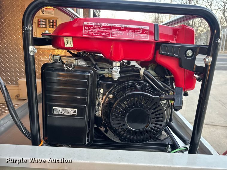 image for item DW6741 1997 Ford F450 Super Duty rescue vehicle